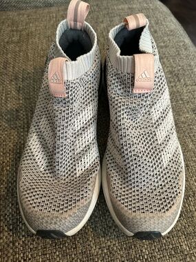 Slip-On Adidas Knit Running Shoes in Light Pink and Black